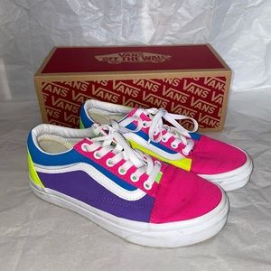 Neon color lock old skool vans